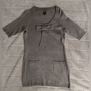 Grey retro-inspired sweaterdress